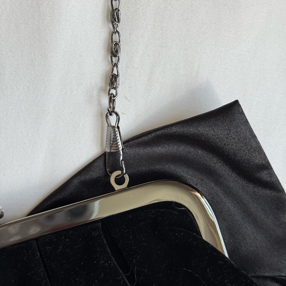 Elegant Black Velvet Clutch with Satin Bow - Picture 8 of 10